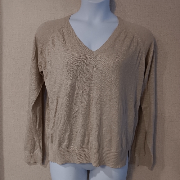 Hello Nite Elegant V-Neck Sweater in Tan Size L New - Picture 2 of 3